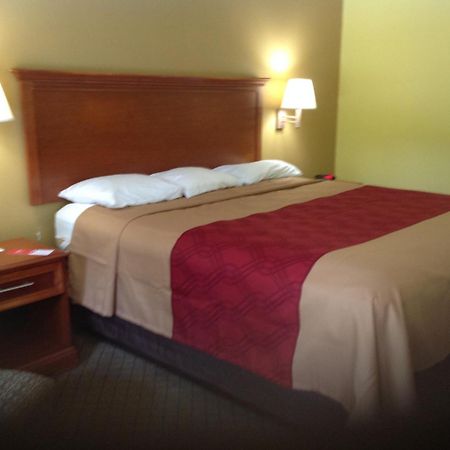 Econo Lodge Пикаюн Номер фото
