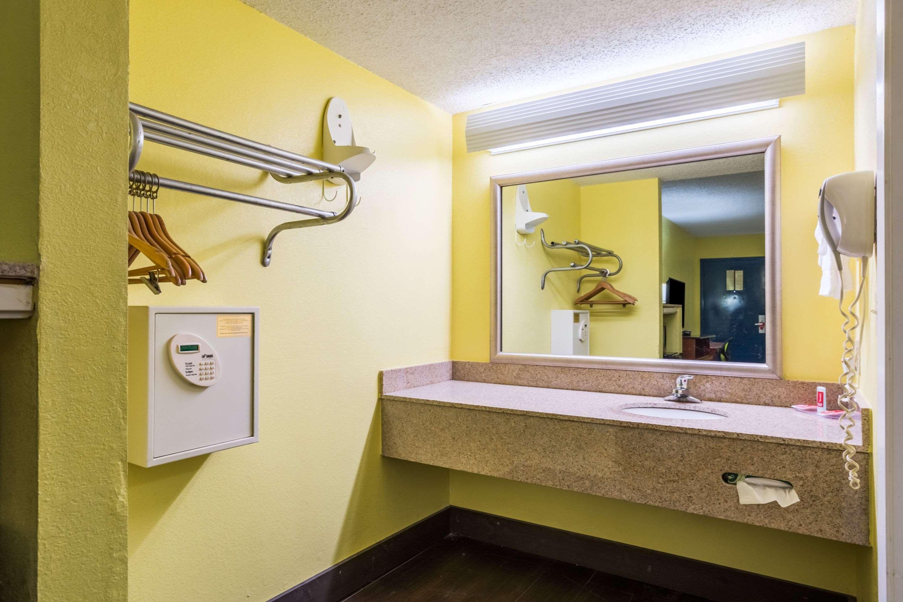 Econo Lodge Пикаюн Экстерьер фото